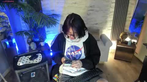 Snapshot of lullaby_charade_ chatting on 03/21/26, 06:07 Cookie online show from 03/21/26, 06:07