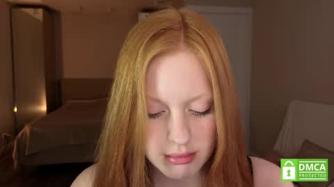 Snapshot of lulu_moons chatting on 10/05/25, 04:05 Lulu online show from 10/05/25, 04:05
