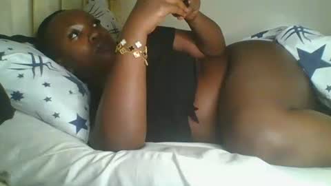 lulu_sparks1 online show from 11/08/25, 06:13