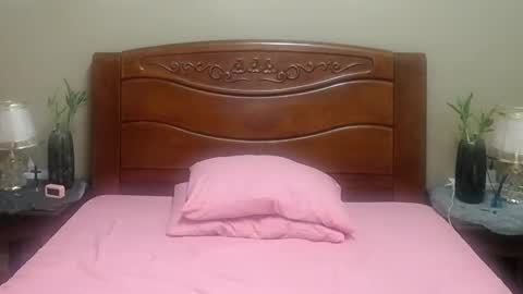 lulu_wild online show from 10/16/25, 09:32