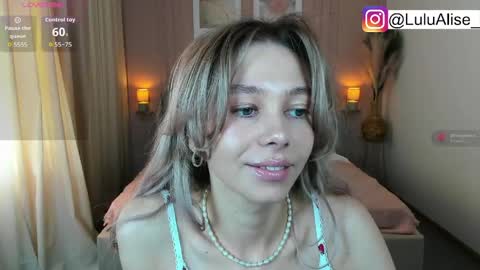 Snapshot of lulualise chatting on 04/03/26, 01:20 Alise online show from 04/03/26, 01:20