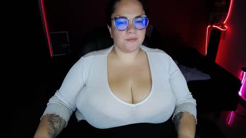 LuluBigTitts online show from 01/06/25, 12:37