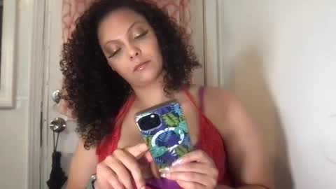 Snapshot of luluvalenttine chatting on 09/24/25, 05:22 LuLu Valenttine Hot Sexy HawaiianCape Verde online show from 09/24/25, 05:22