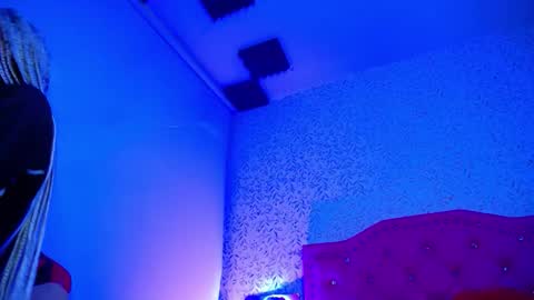 Luly online show from 12/20/25, 03:24