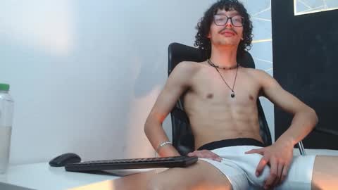 Snapshot of lumberjack_20 chatting on 02/04/26, 09:31 Vanity ErosX online show from 02/04/26, 09:31