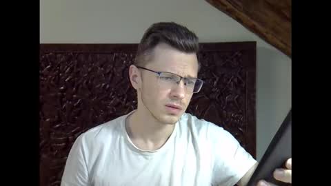 Andrew independent model 2000-0000 CET daily online show from 02/09/26, 09:30