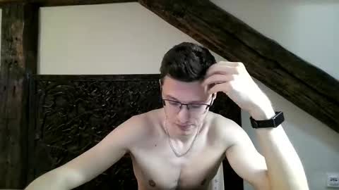 Andrew independent model 2000-0000 CET daily online show from 04/12/26, 01:49