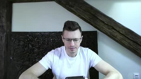 Andrew independent model 2000-0000 CET daily online show from 05/10/26, 12:54