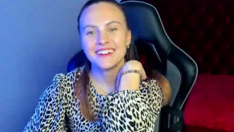 Snapshot of lumerisoren chatting on 06/03/26, 02:33 lumerisoren online show from 06/03/26, 02:33