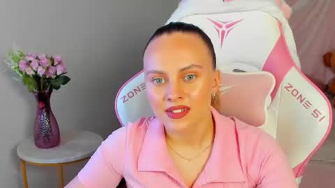 Snapshot of lumerisoren chatting on 06/10/26, 04:39 lumerisoren online show from 06/10/26, 04:39