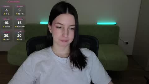 Snapshot of lumina_dark chatting on 05/27/26, 02:25 Lumi online show from 05/27/26, 02:25