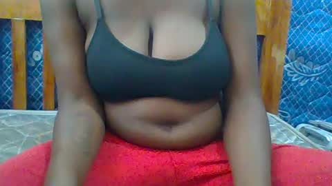Snapshot of luminous_lust254 chatting on 07/11/26, 08:39 luminous_lust254 online show from 07/11/26, 08:39