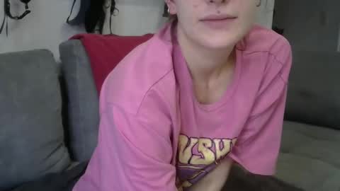 Snapshot of lumivex chatting on 12/16/25, 12:10 lumivex online show from 12/16/25, 12:10