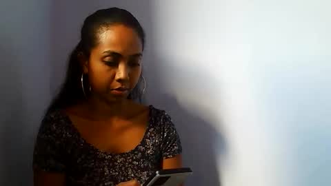 Luna online show from 05/11/26, 06:52
