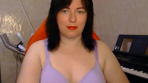 Snapshot of luna07070 chatting on 05/12/26, 10:23 Christina online show from 05/12/26, 10:23