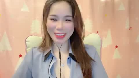 Snapshot of luna4739 chatting on 04/28/26, 04:12 Luna online show from 04/28/26, 04:12