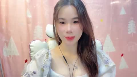 Snapshot of luna4739 chatting on 04/29/26, 02:10 Luna online show from 04/29/26, 02:10