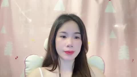Snapshot of luna4739 chatting on 05/10/26, 02:17 Luna online show from 05/10/26, 02:17
