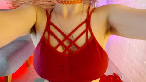 Snapshot of luna_7_777 chatting on 11/19/25, 05:07 Luna online show from 11/19/25, 05:07