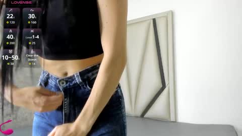 Luna online show from 05/01/26, 11:48