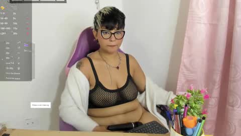 Snapshot of luna__cute chatting on 10/15/25, 11:27 Luna online show from 10/15/25, 11:27