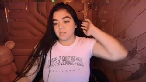 Snapshot of luna__r_ chatting on 04/25/26, 03:31 Luna online show from 04/25/26, 03:31