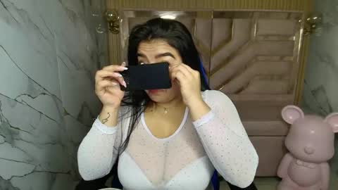 Snapshot of luna__r_ chatting on 05/05/26, 07:44 Luna online show from 05/05/26, 07:44