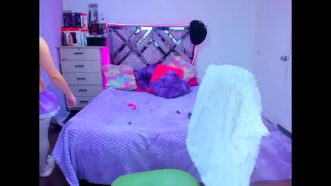 luna_analya online show from 10/10/25, 04:06