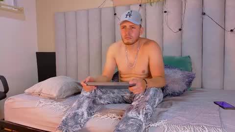 Snapshot of luna_and_jackson_ chatting on 05/12/26, 02:52 Luna Jackson online show from 05/12/26, 02:52