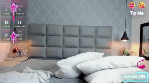 Luna online show from 12/14/25, 09:58