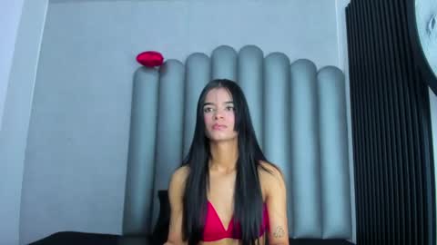 luna_bella_23 online show from 04/23/26, 03:30