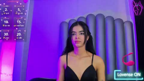 luna_bella_23 online show from 06/07/26, 04:05