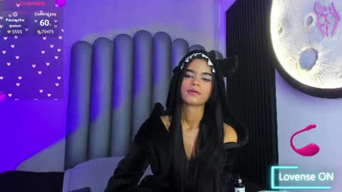 luna_bella_23 online show from 06/13/26, 05:16