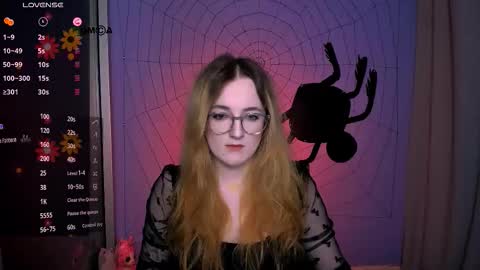 Snapshot of luna_berryy chatting on 10/24/25, 08:27 luna_berryy online show from 10/24/25, 08:27