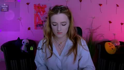 luna_berryy online show from 04/17/26, 07:28