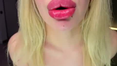 luna_beverly online show from 06/17/26, 08:43