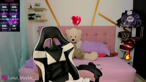 Snapshot of luna_blackk_ chatting on 04/26/26, 09:12 Luna online show from 04/26/26, 09:12