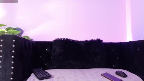 luna_blumer online show from 03/12/26, 08:04