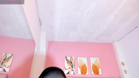 luna_bradley_ online show from 04/30/26, 12:22