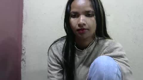 Laura online show from 05/06/26, 04:08