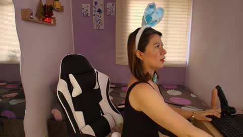 luna_desiree online show from 11/29/25, 09:51