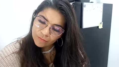 Snapshot of luna_dumont chatting on 09/10/25, 02:39 luna online show from 09/10/25, 02:39