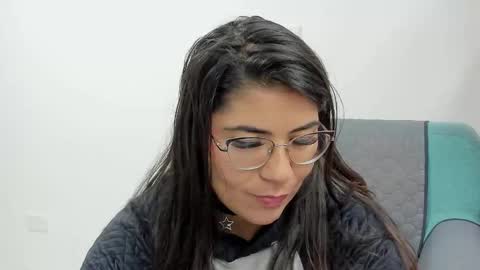 Snapshot of luna_dumont chatting on 09/13/25, 11:10 luna online show from 09/13/25, 11:10