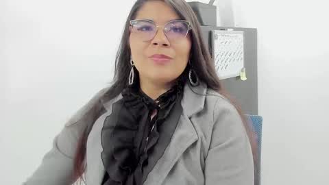 Snapshot of luna_dumont chatting on 09/15/25, 11:10 luna online show from 09/15/25, 11:10