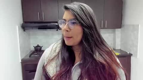 Snapshot of luna_dumont chatting on 09/16/25, 11:11 luna online show from 09/16/25, 11:11