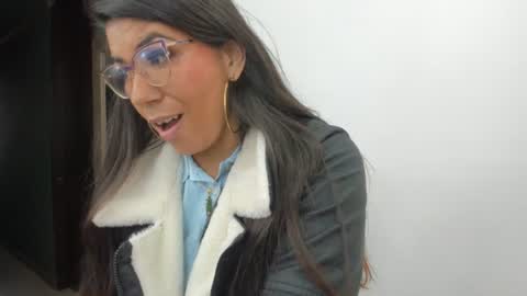 Snapshot of luna_dumont chatting on 06/12/26, 11:31 luna online show from 06/12/26, 11:31