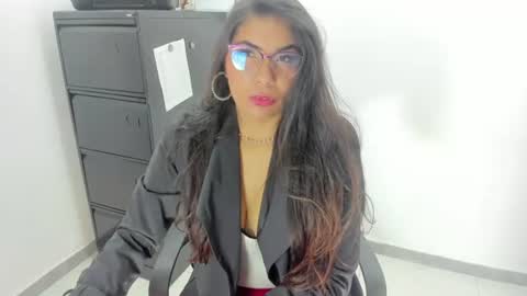 Snapshot of luna_dumont chatting on 06/22/26, 11:18 luna online show from 06/22/26, 11:18