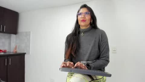 Snapshot of luna_dumont chatting on 07/11/26, 11:13 luna online show from 07/11/26, 11:13
