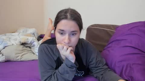 Snapshot of luna_elif chatting on 11/08/25, 11:43 luna_elif online show from 11/08/25, 11:43