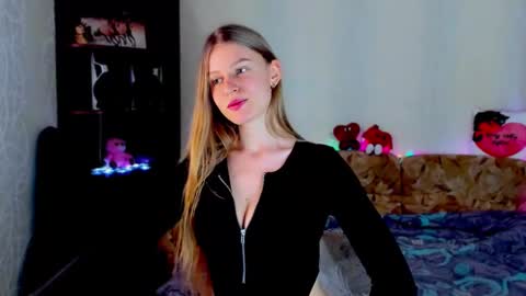 Snapshot of luna_evan chatting on 02/11/25, 10:37 luna_evan online show from 02/11/25, 10:37